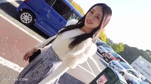 FC2【千華繚亂】短髮可愛女孩 粉粉嫩嫩的香味}