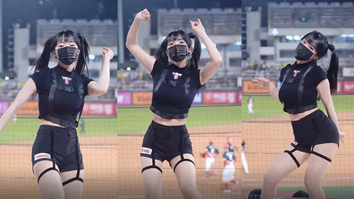 棒球比较 妹子在观众位热舞为自己的队伍加油}