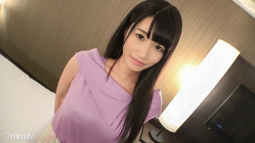 SIRO-3811 【第一枪】网上AV申请→AV体验拍摄977 干净利落的女大学生决定出演AV展现真实自我！在镜头前，炫耀一下紧绷到足以挤压精子的讨厌的一面}