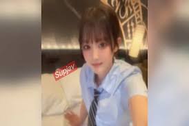 FC2-PPV-4772571_2 - 令人震惊的18岁少女！Seri-Chan是一位在家乡担任模特的漂亮女孩，目标是成为K-Pop偶像！这是一段奇迹般的POV视频。}