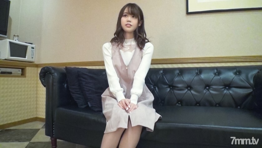 SIRO-3701 【第一拍】网络AV应用→AV体验拍摄924 与男友分手后受伤的美少女AV首次亮相！用手指说：“对不起！ ] 和 Bishabisha 喷！ Mutsurisukebe 女儿在睡觉时抽搐暨 .}