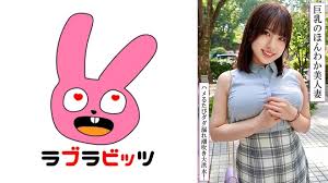 770RABI-049 与一位美丽、善良、容易动摇的巨乳妻子的淫荡关系！被陌生人的生鸡巴浸湿，湿透了厚厚的毛茸茸的阴户！}