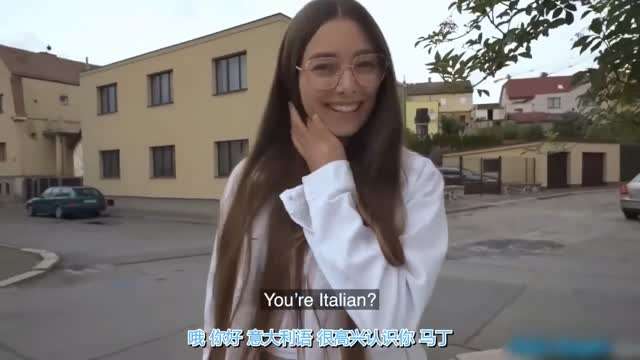 街头搭讪-开朗意大利女孩