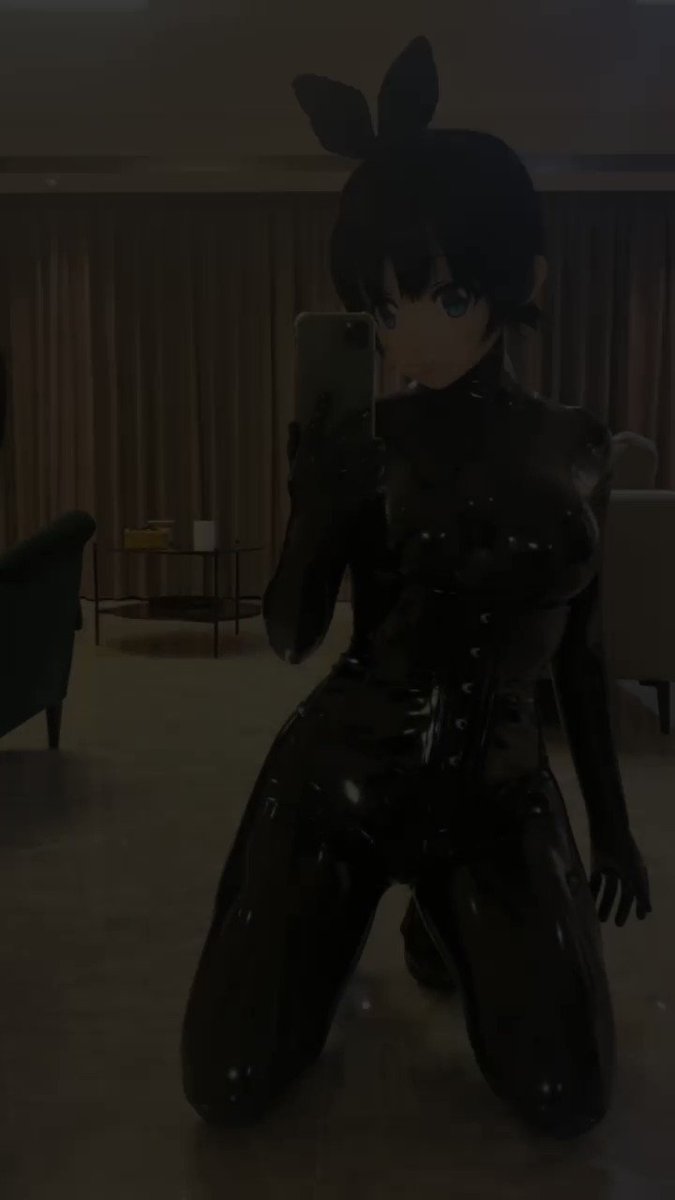 大家对胶衣是这么感兴趣(●°u°●)​ ，我真是没想到啊！那么发一下视频吧，这套胶衣这么多人喜欢一定会拍一套很漂亮的正片放到写真集里当压轴的}