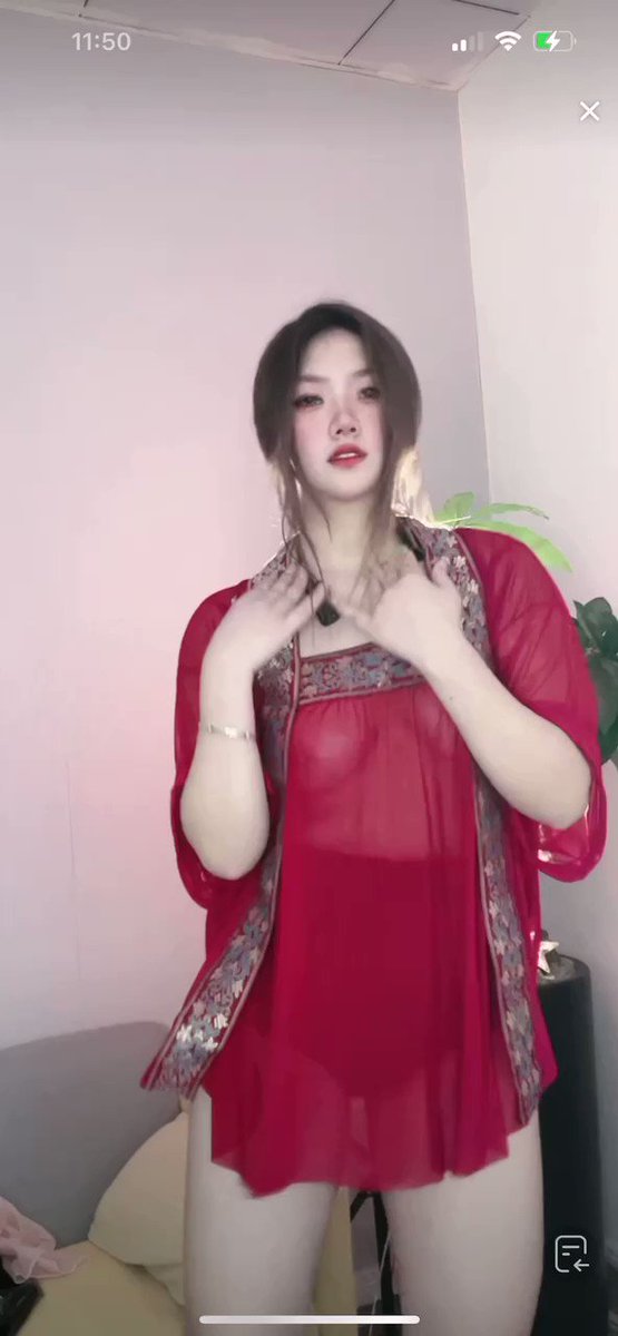 抖音直播 主播骚舞肚兜透视装露点}