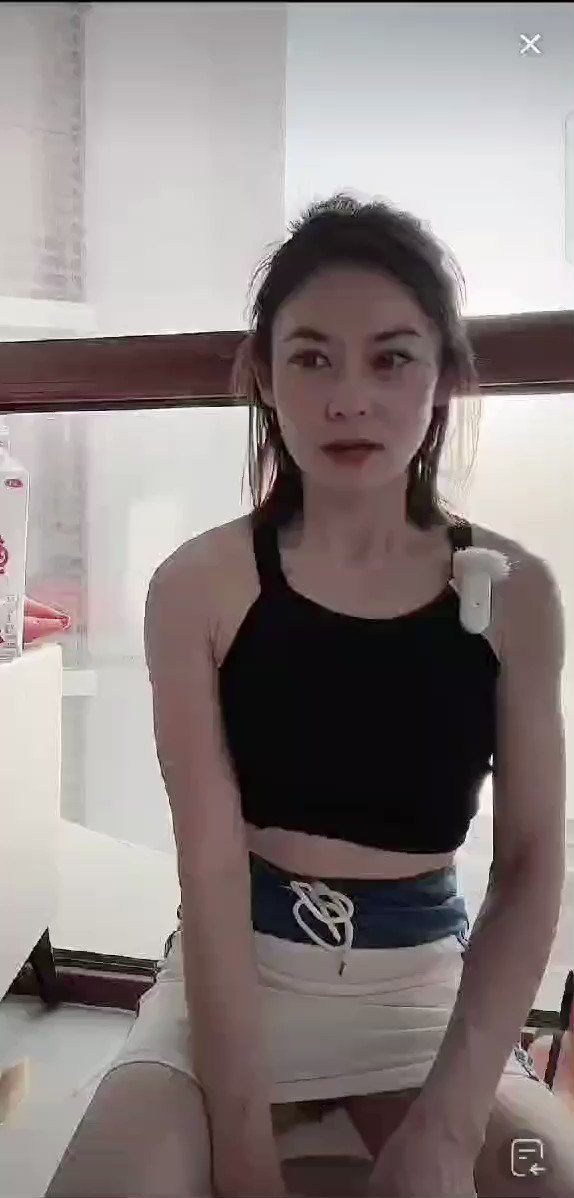 抖音直播 我艹这确实没见过啊  还以为是啥 半天才反应过来}