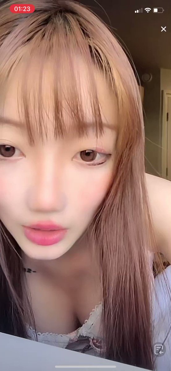 卧艹主播衣服穿的真有个性 演技也不错}