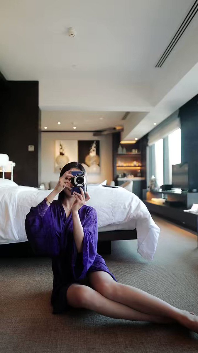 酒店Happy一下闲下来拍个视频玩玩，等下要好忙了长视频发OF了}