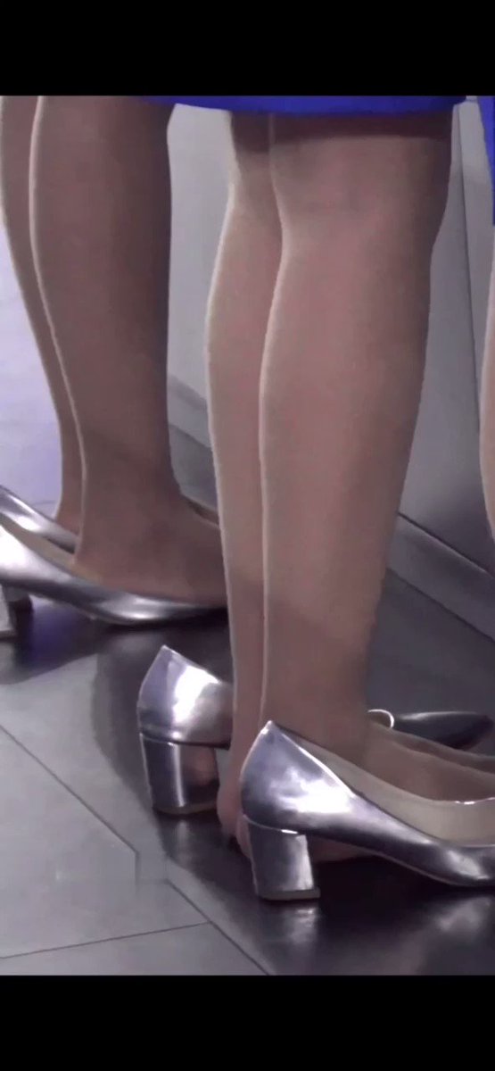 会展礼仪的肉丝小脚真给力，后面的视频会有画中画，暴赞}