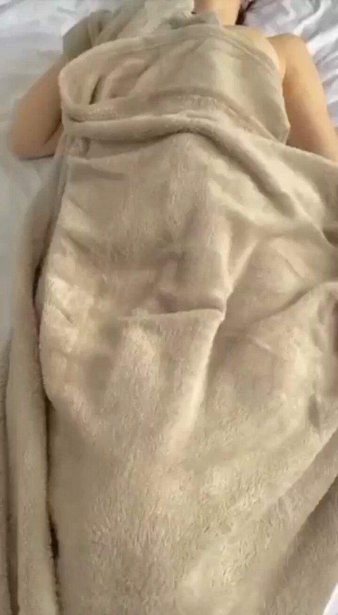 那些被秒下架的极限擦边作品 二}