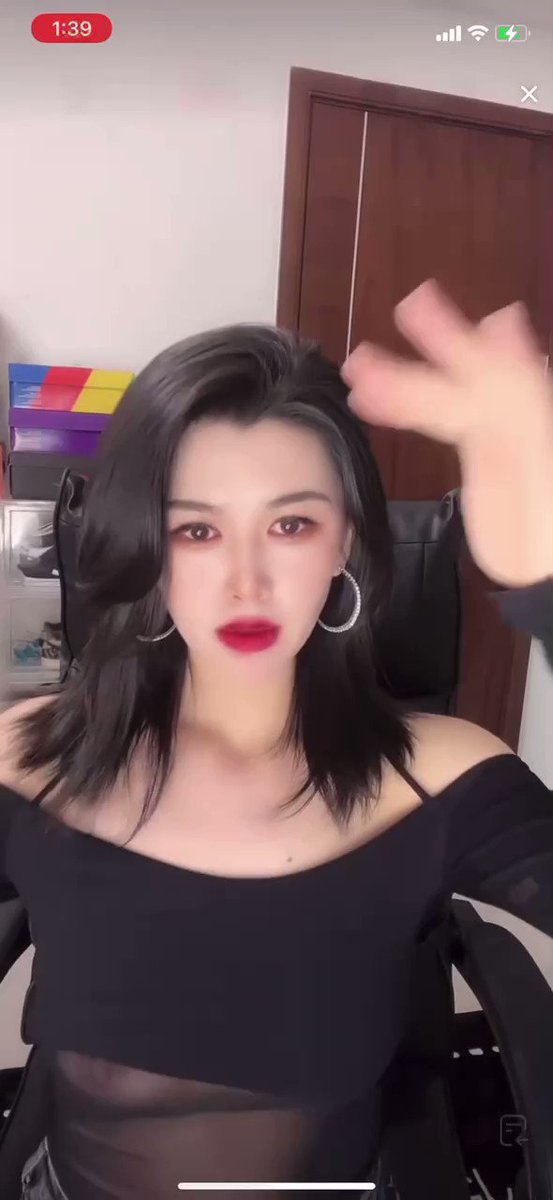 抖音直播 主播 我可以假装看不见}