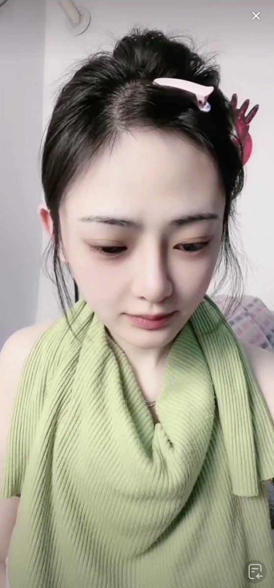 子子 这奶子不错 还算坚挺}