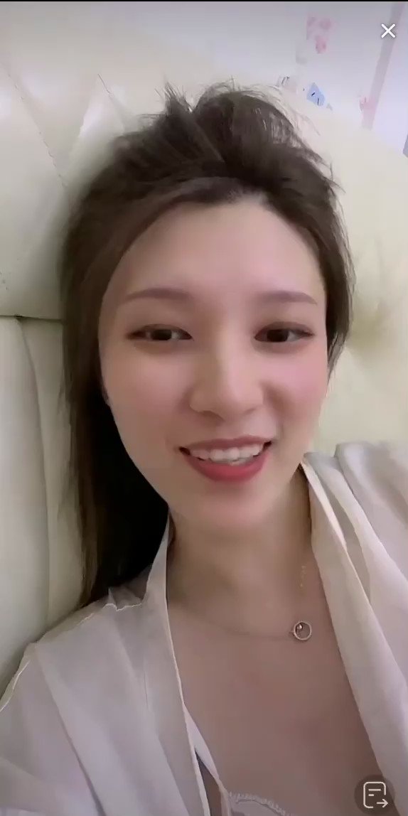 抖音直播 来个飞机吧 正好主播的机场可以停}