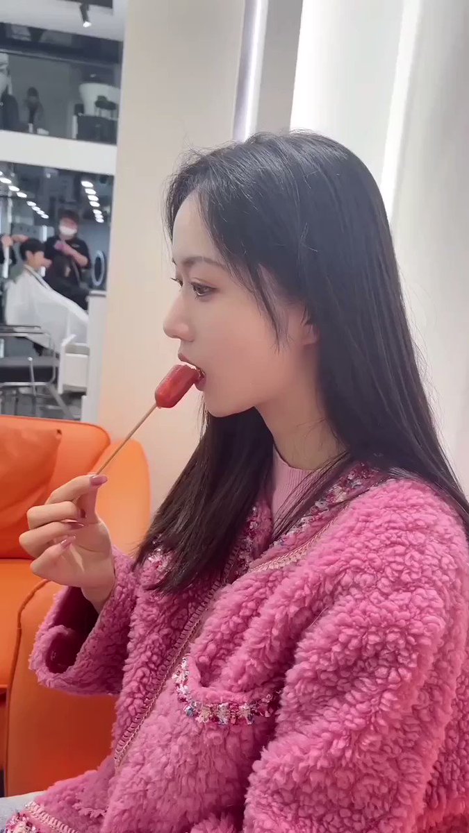 抖音主播 反差婊焕儿 光剑变装}