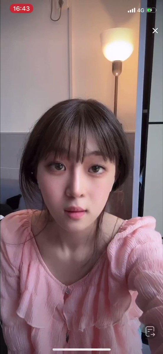 抖音直播 这衣服可惜了 能再弯一点就好了}