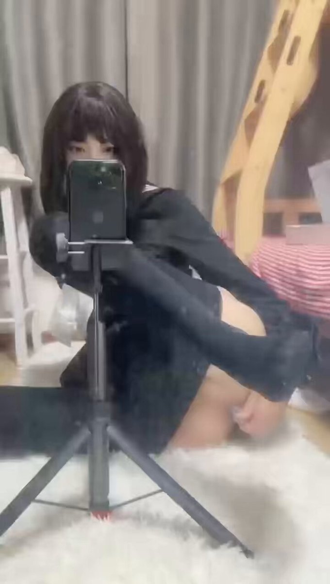 大小非常适合我的穴穴，弄得我高潮得太快了射的到处都是，视频里的玩具}